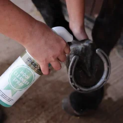 EZI-GROOM Hoof Cleanser Spray^Shires Equestrian